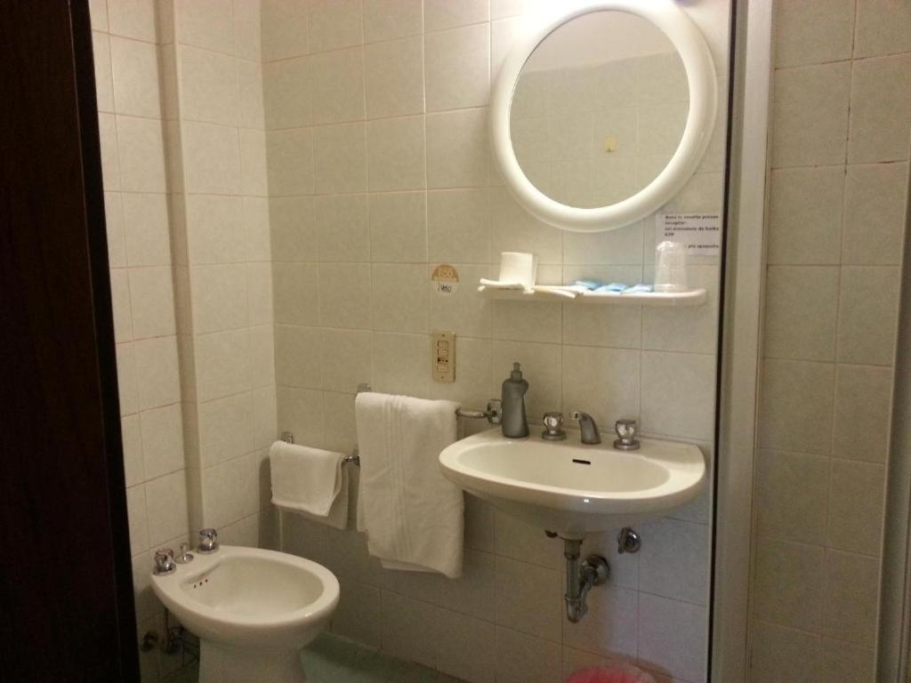 Hotel Stazione نوفارا المظهر الخارجي الصورة
