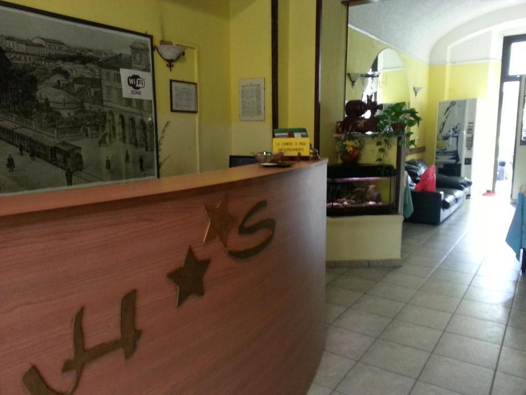 Hotel Stazione نوفارا المظهر الخارجي الصورة